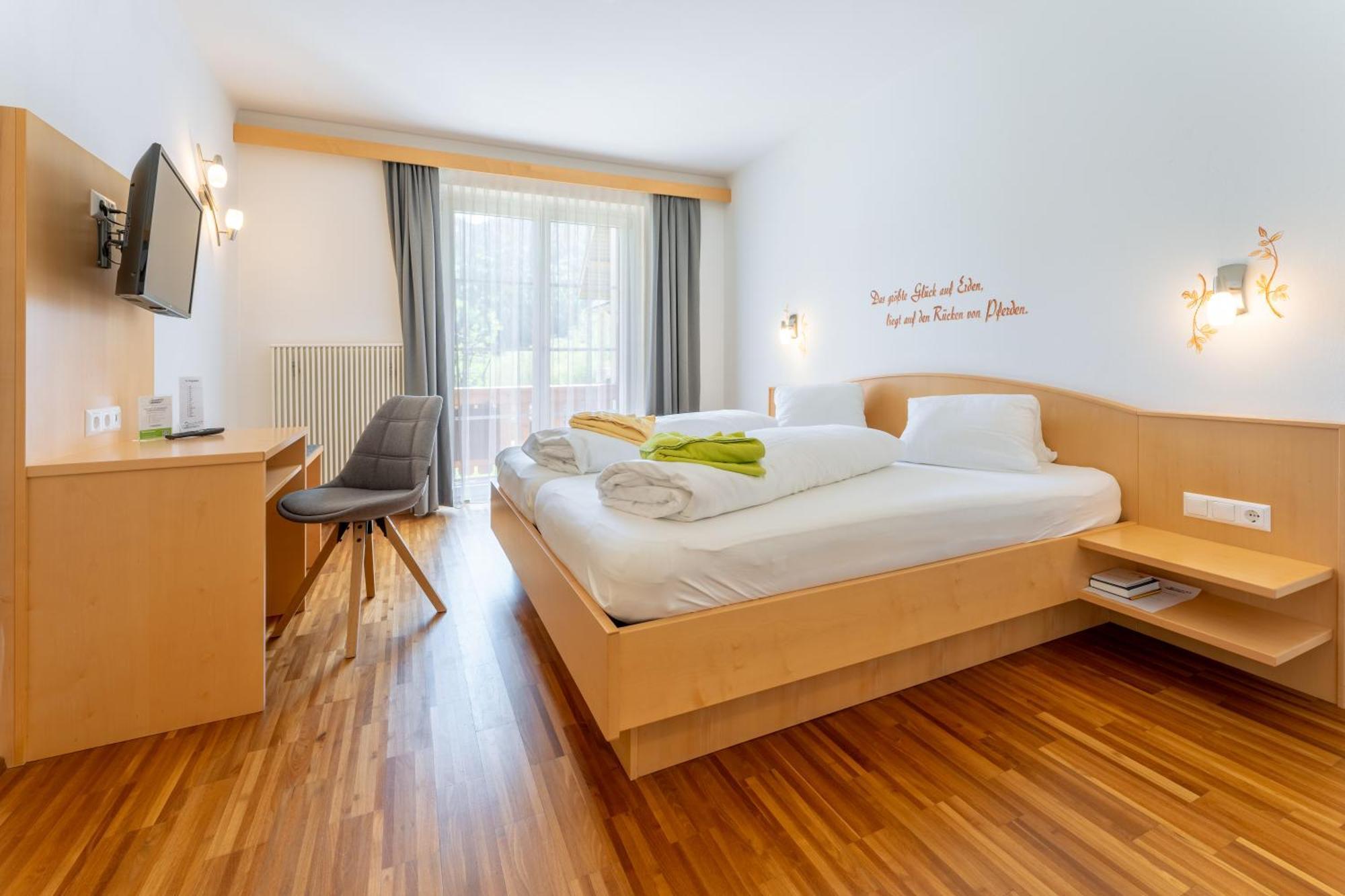 Stampferhof Hotell Weissensee Exteriör bild