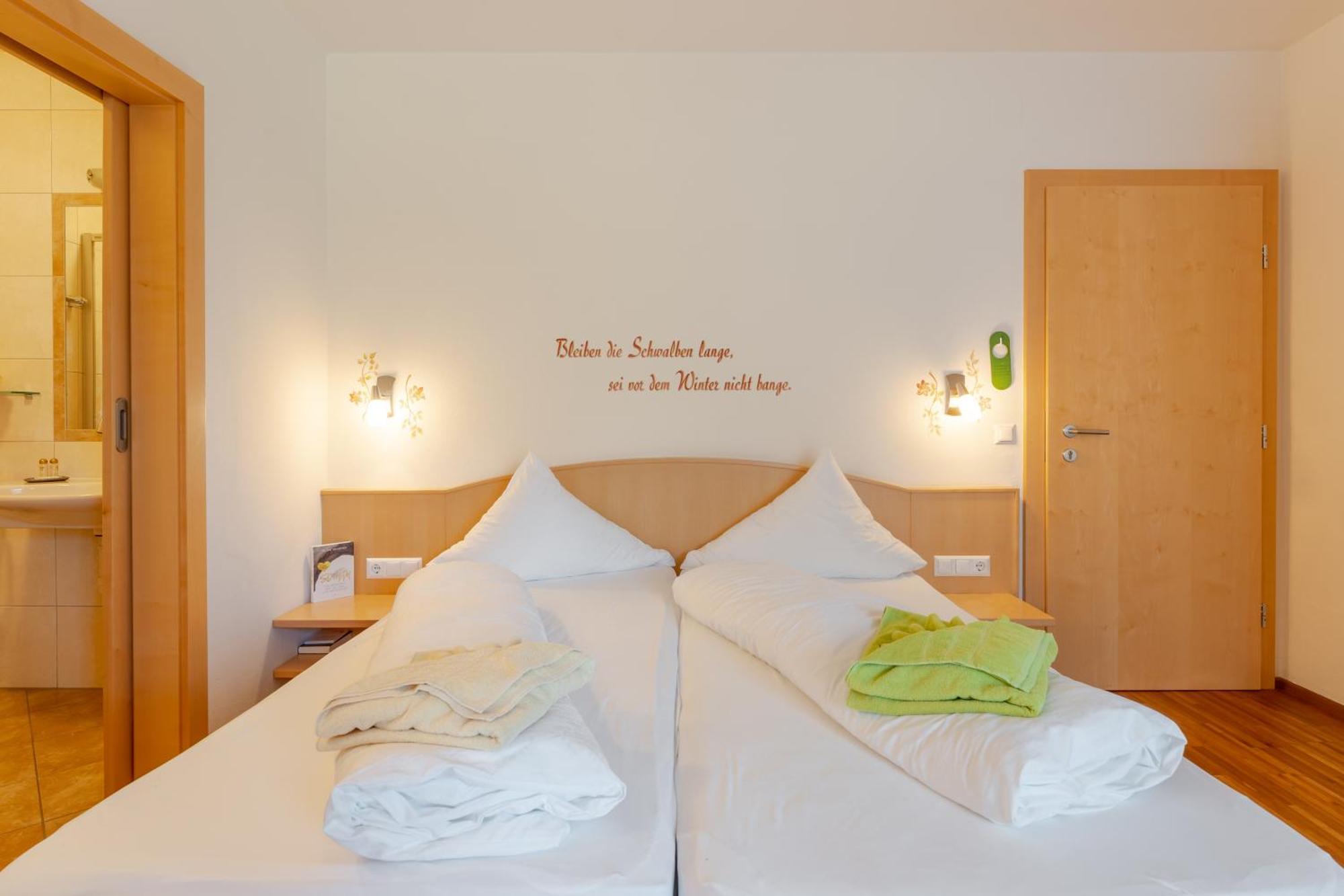 Stampferhof Hotell Weissensee Exteriör bild